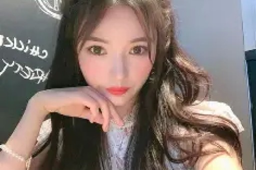 1天曝3大瓜！顶流女星签协议、约会激吻、知三当三各个炸裂