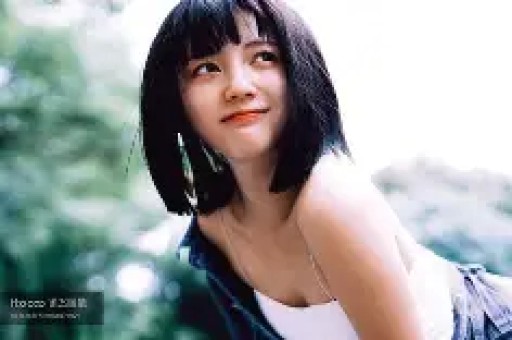 韩红口碑崩塌黑历史被扒官媒出手锐评句句说到打工人心坎里
